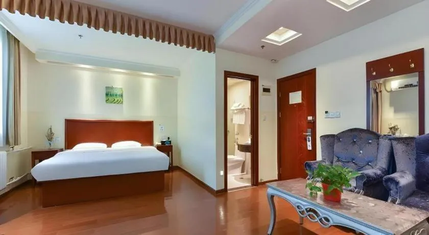 Bed in GreenTree Inn Beijing Fengtai Dongda Street Express Hotel