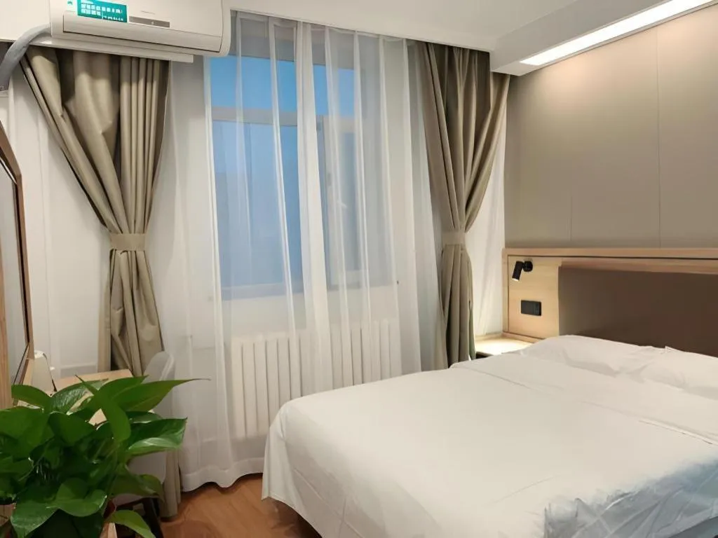 Bed in GreenTree Inn Beijing Fengtai Dongda Street Express Hotel