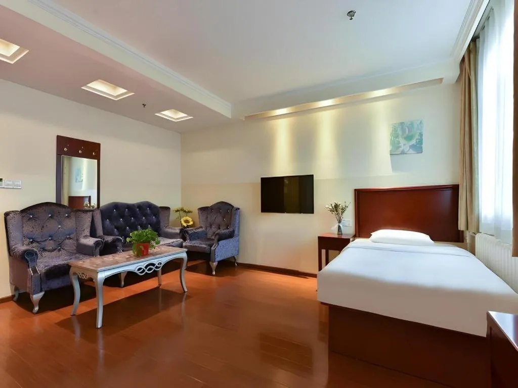 Bed in GreenTree Inn Beijing Fengtai Dongda Street Express Hotel