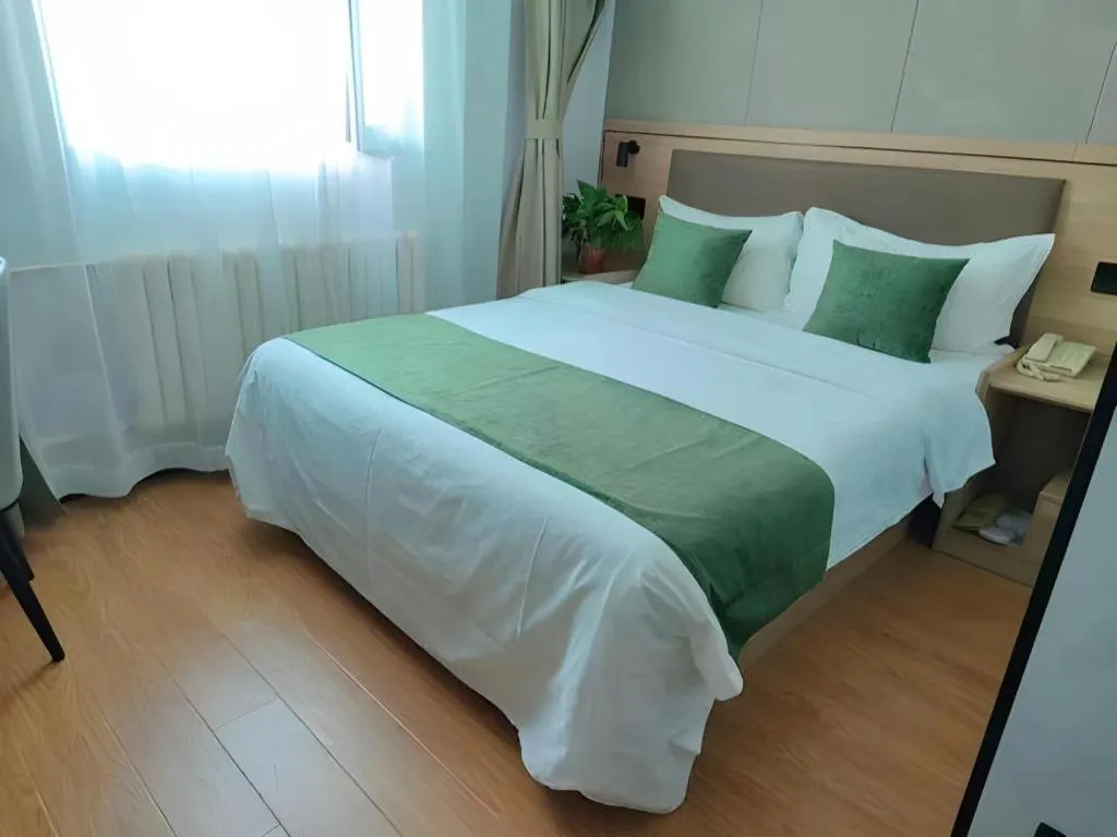 Bed in GreenTree Inn Beijing Fengtai Dongda Street Express Hotel