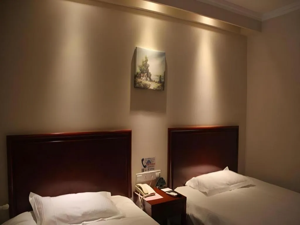Bed in GreenTree Inn Beijing Fengtai Dongda Street Express Hotel