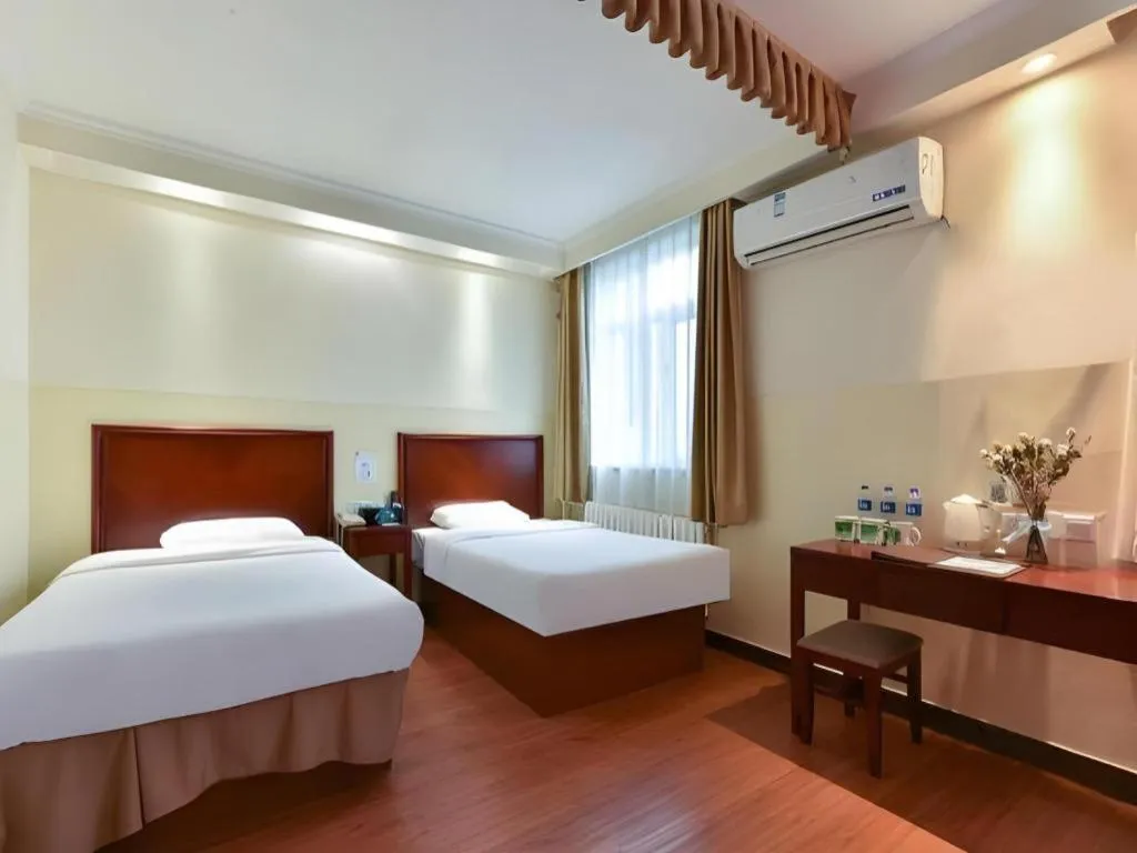 Bed in GreenTree Inn Beijing Fengtai Dongda Street Express Hotel