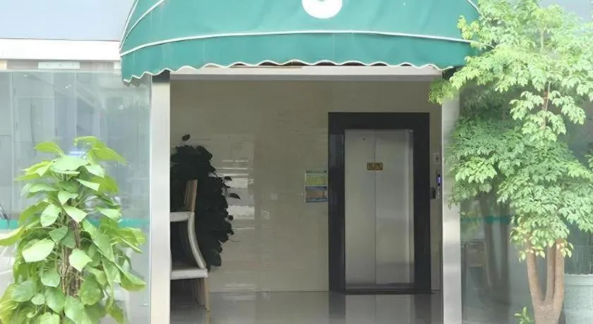 GreenTree Inn Guangzhou Panyu Bus Station Business Hotel