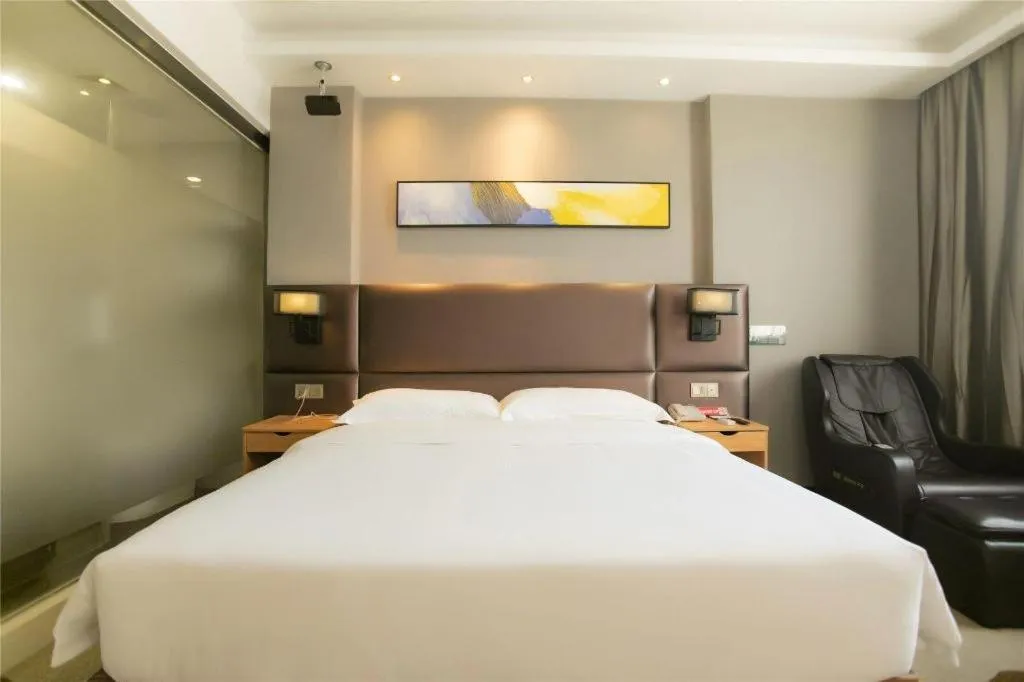 Bed in GreenTree Inn Guangzhou Panyu Bus Station Business Hotel
