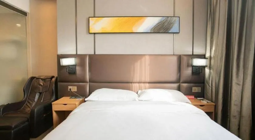 Bed in GreenTree Inn Guangzhou Panyu Bus Station Business Hotel