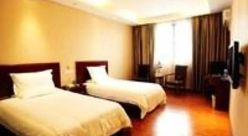 Bed in GreenTree Inn Guangzhou Panyu Bus Station Business Hotel