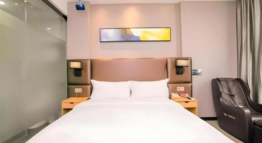 Bed in GreenTree Inn Guangzhou Panyu Bus Station Business Hotel