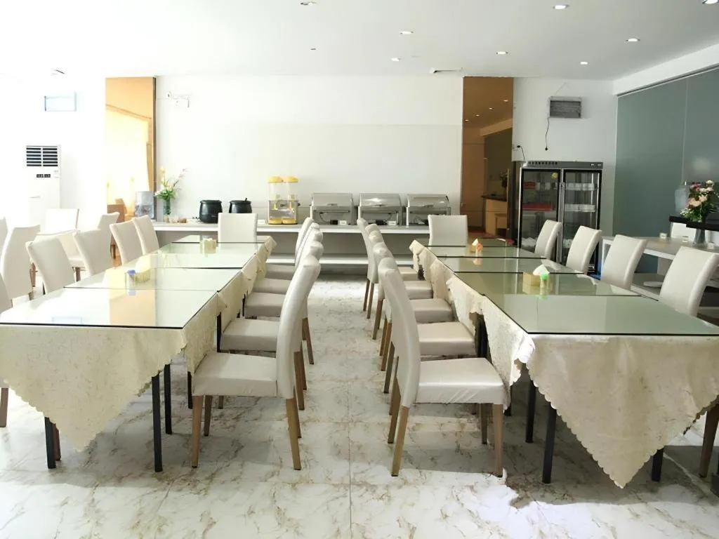 GreenTree Inn Guangzhou Panyu Bus Station Business Hotel