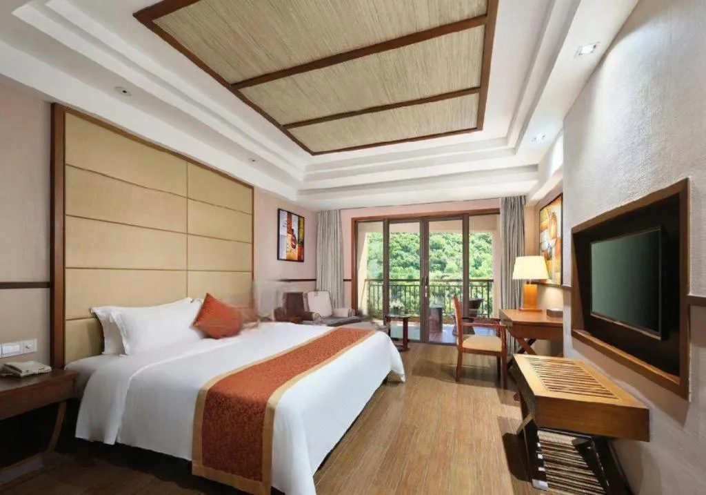 Bed in Grand Metro Park Bay Hotel