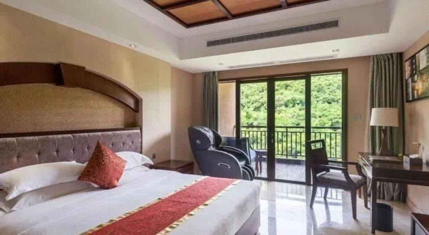 Bed in Grand Metro Park Bay Hotel