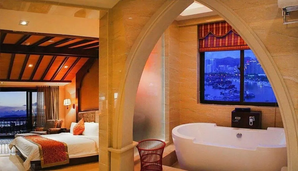 Bed in Grand Metro Park Bay Hotel