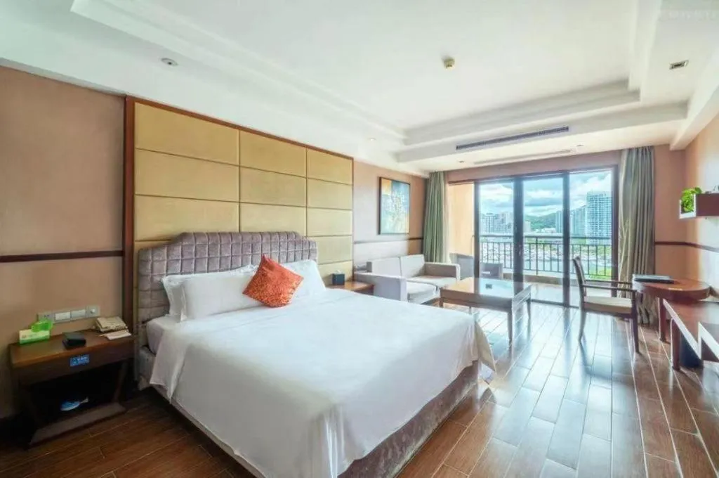 Bed in Grand Metro Park Bay Hotel