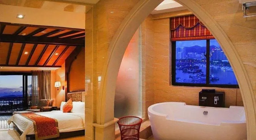 Bed in Grand Metro Park Bay Hotel