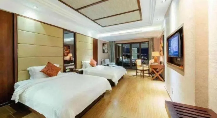 Bed in Grand Metro Park Bay Hotel