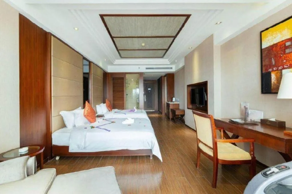 Bed in Grand Metro Park Bay Hotel