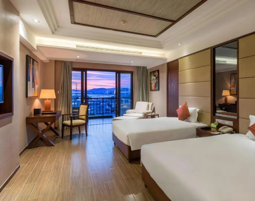 Bed in Grand Metro Park Bay Hotel