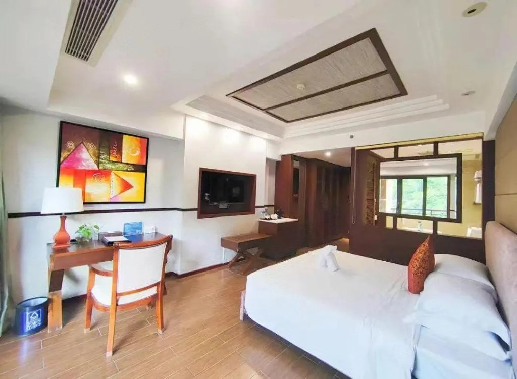 Bed in Grand Metro Park Bay Hotel