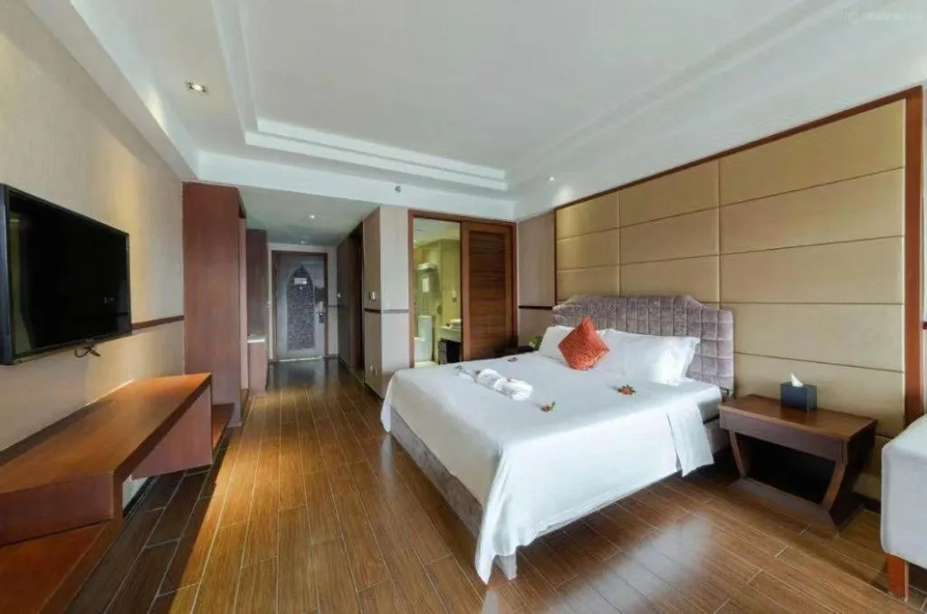 Bed in Grand Metro Park Bay Hotel
