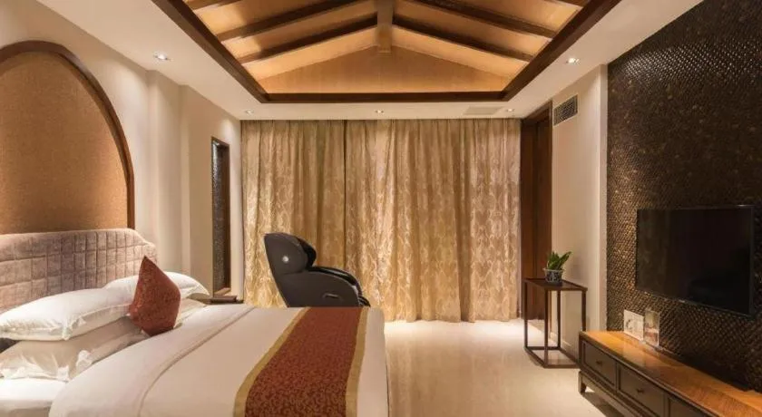 Bed in Grand Metro Park Bay Hotel