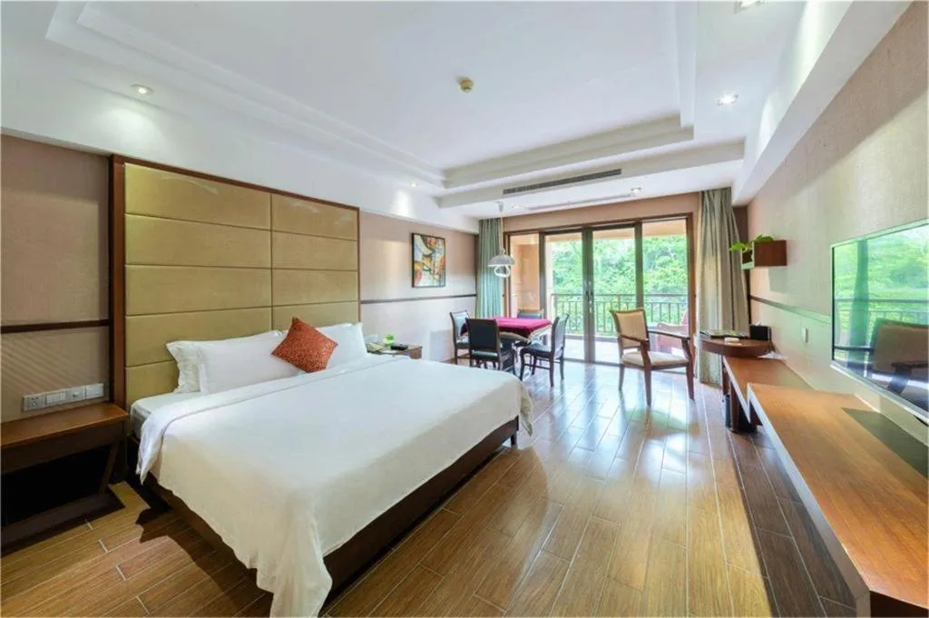 Bed in Grand Metro Park Bay Hotel