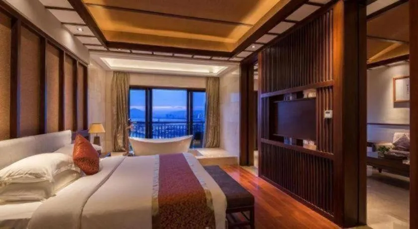 Bed in Grand Metro Park Bay Hotel