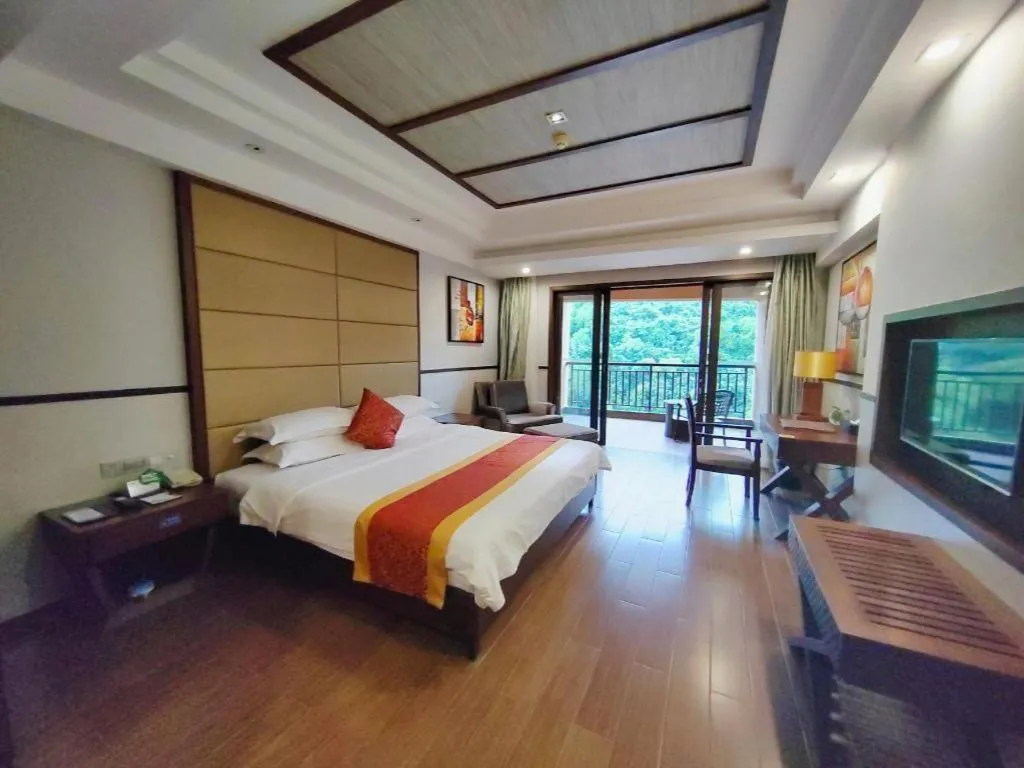 Bed in Grand Metro Park Bay Hotel