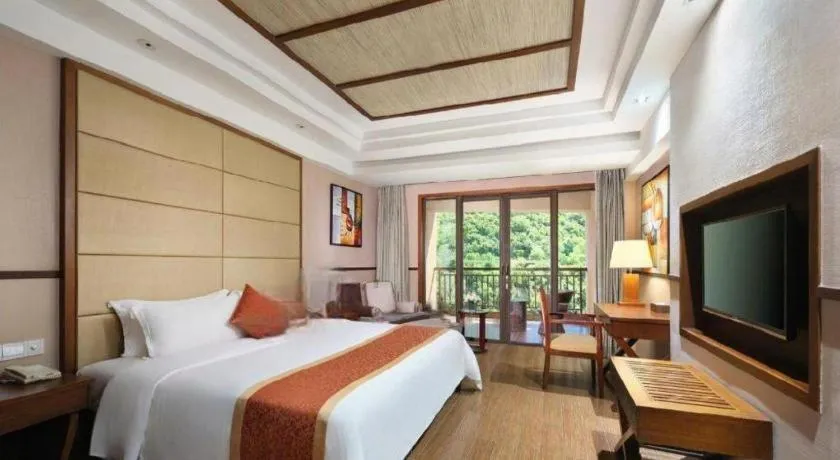 Bed in Grand Metro Park Bay Hotel