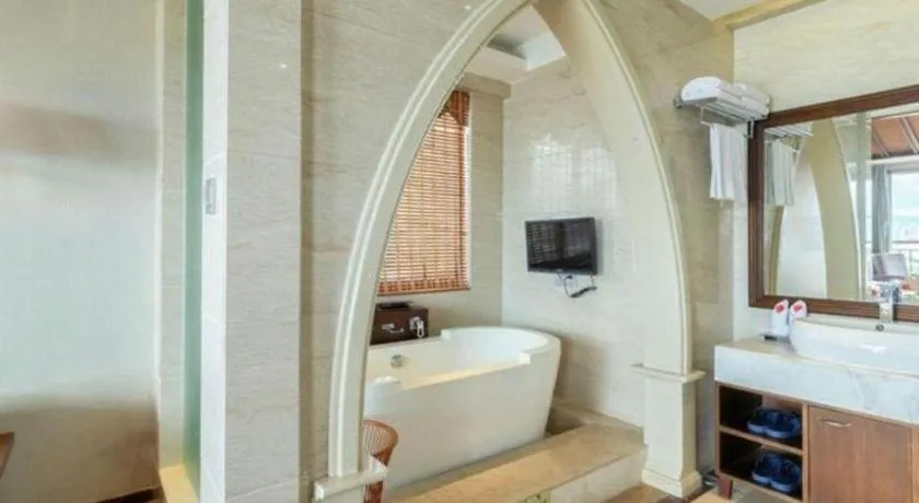 Grand Metro Park Bay Hotel