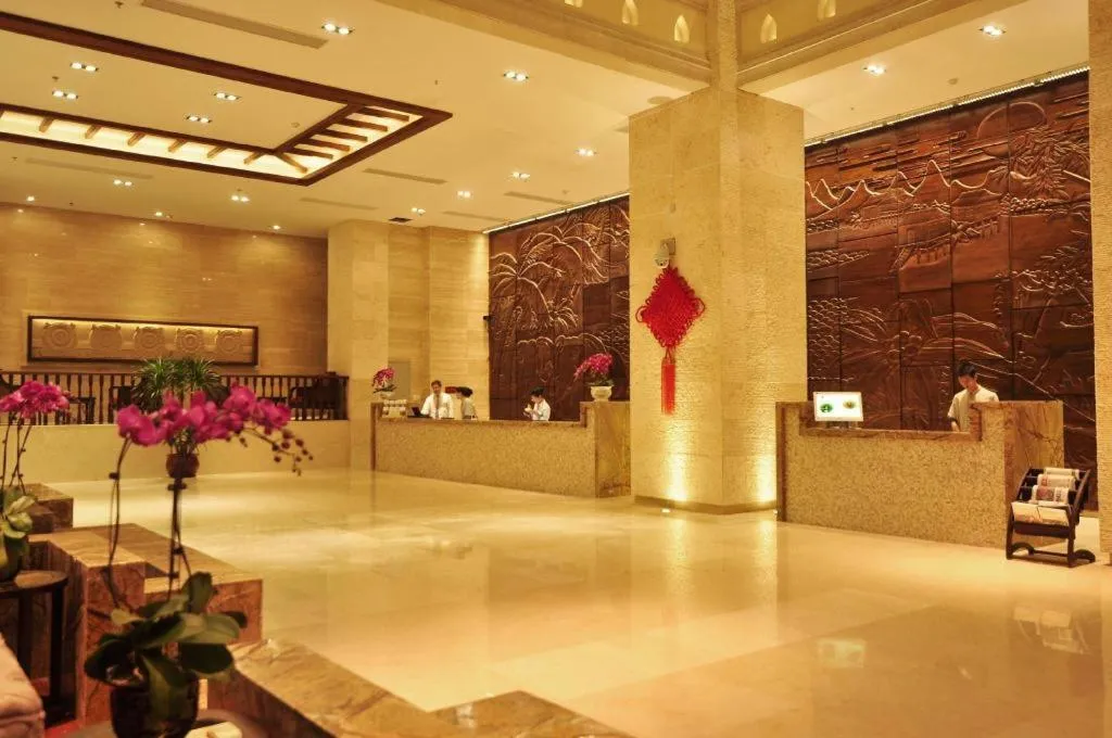 Grand Metro Park Bay Hotel