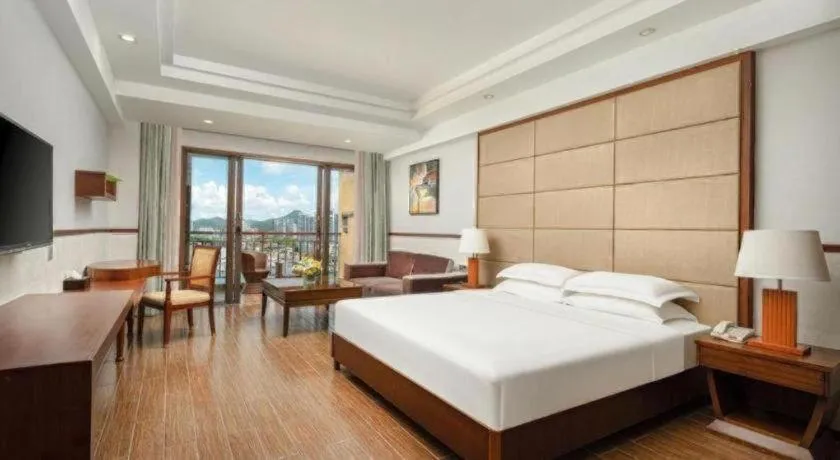 Bed in Grand Metro Park Bay Hotel