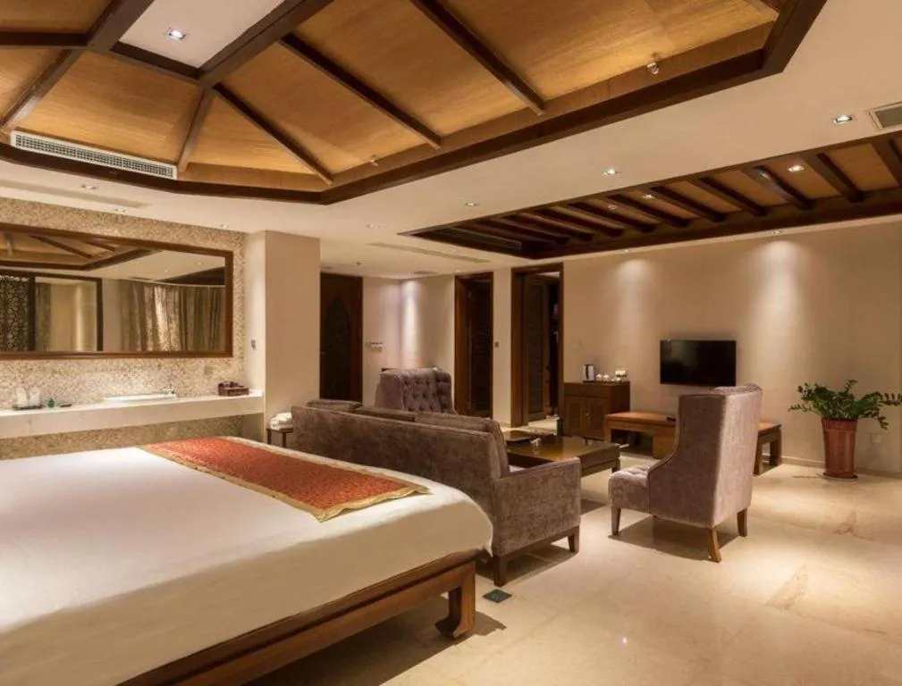 Bed in Grand Metro Park Bay Hotel