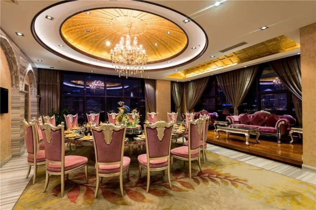 Grand Metro Park Bay Hotel