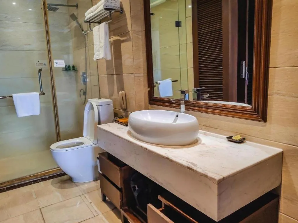 Grand Metro Park Bay Hotel