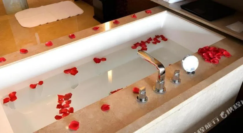 OCT Bay Breeze Hotel