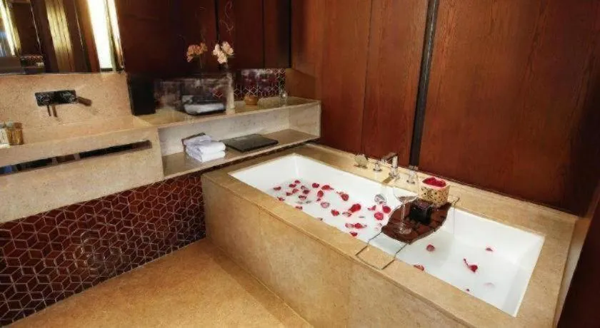 OCT Bay Breeze Hotel