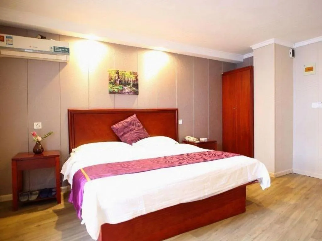 Bed in GreenTree Inn Wuxi Guangrui Road Hotel