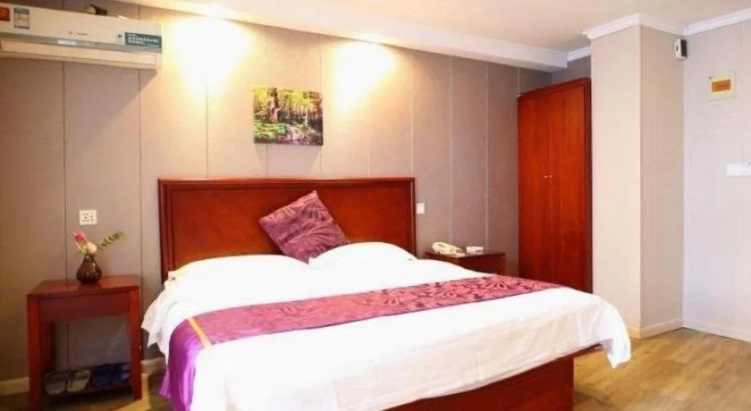 Bed in GreenTree Inn Wuxi Guangrui Road Hotel
