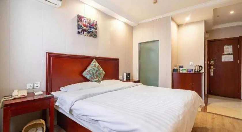 Bed in GreenTree Inn Wuxi Guangrui Road Hotel