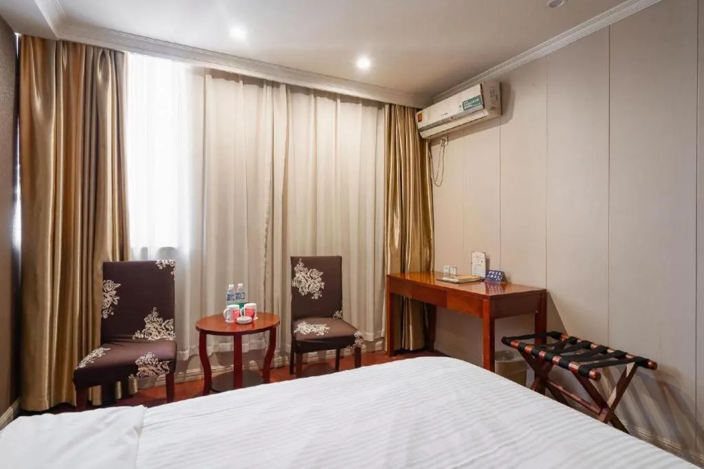 Bed in GreenTree Inn Wuxi Guangrui Road Hotel
