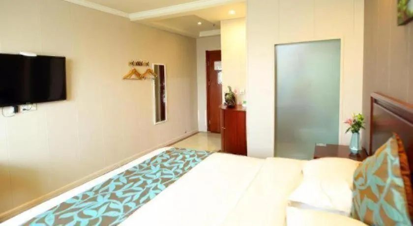 Bed in GreenTree Inn Wuxi Guangrui Road Hotel