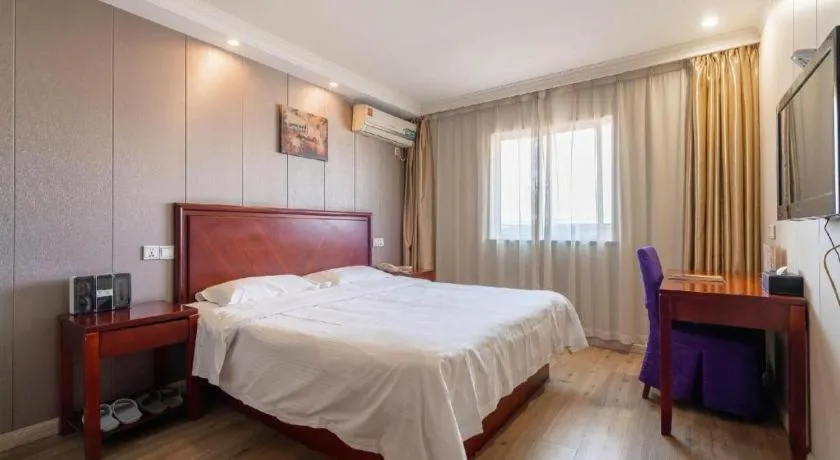 Bed in GreenTree Inn Wuxi Guangrui Road Hotel