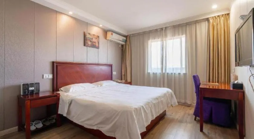 Bed in GreenTree Inn Wuxi Guangrui Road Hotel