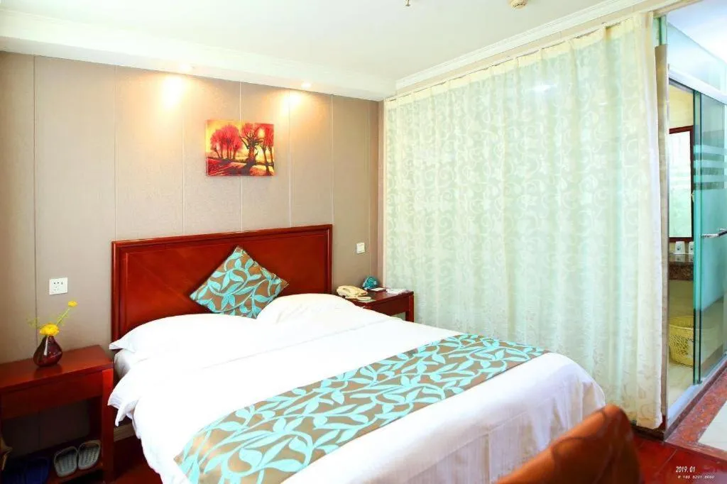 Bed in GreenTree Inn Wuxi Guangrui Road Hotel