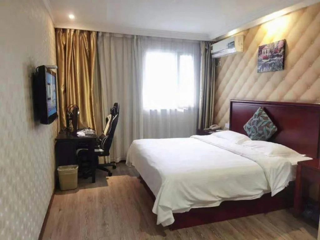 Bed in GreenTree Inn Wuxi Guangrui Road Hotel