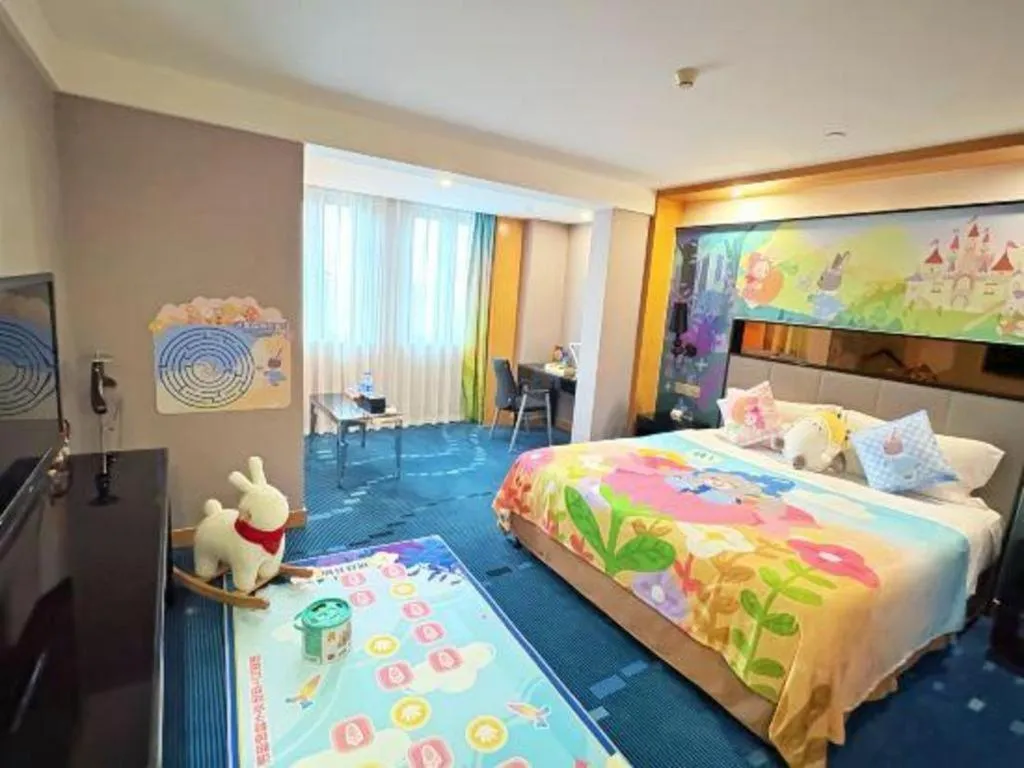 Bed in Grand Skylight Hotel KaiMei