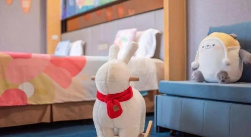 Bed in Grand Skylight Hotel KaiMei