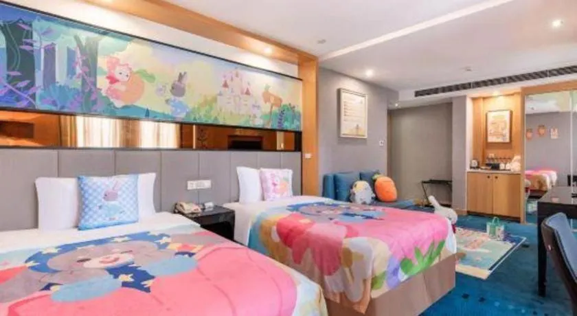 Bed in Grand Skylight Hotel KaiMei