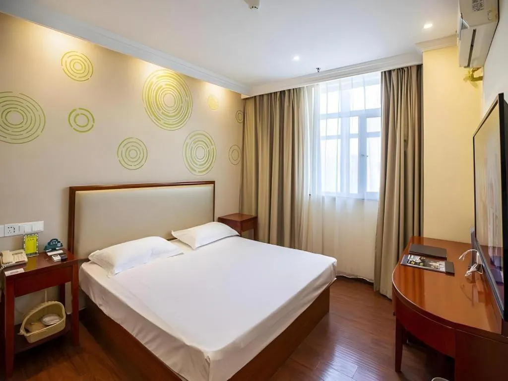 Bed in GreenTree Inn xinghua Middle Yingwu Road Express Hotel