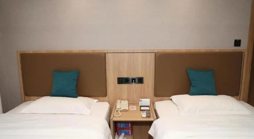 Bed in GreenTree Inn Beijing Shangdi East Anningzhuang Road Shell Hotel