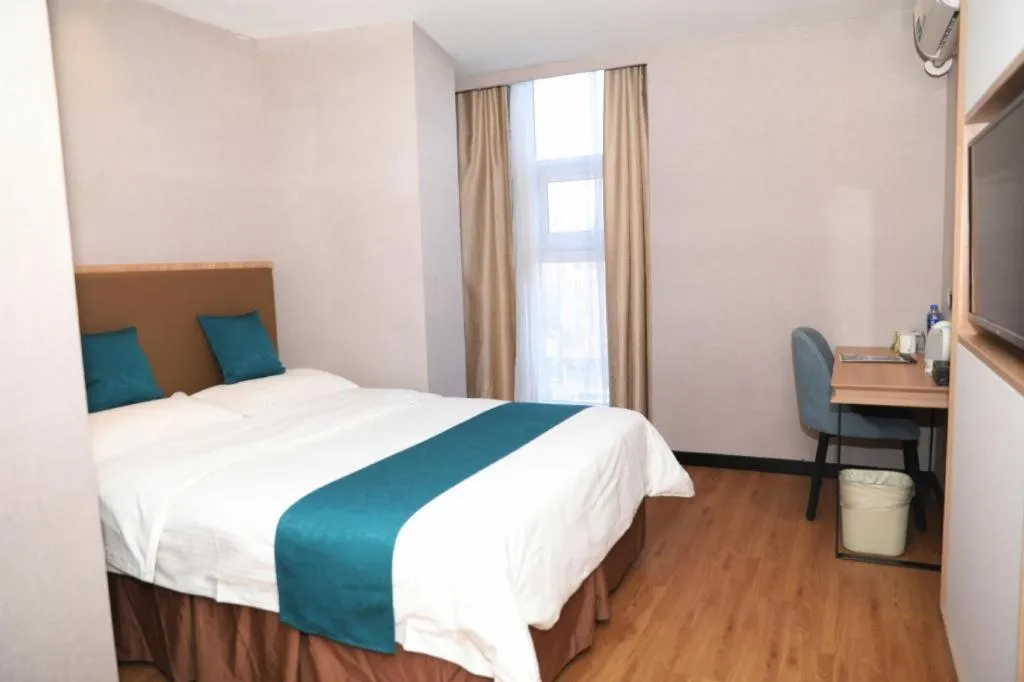 Bed in GreenTree Inn Beijing Shangdi East Anningzhuang Road Shell Hotel